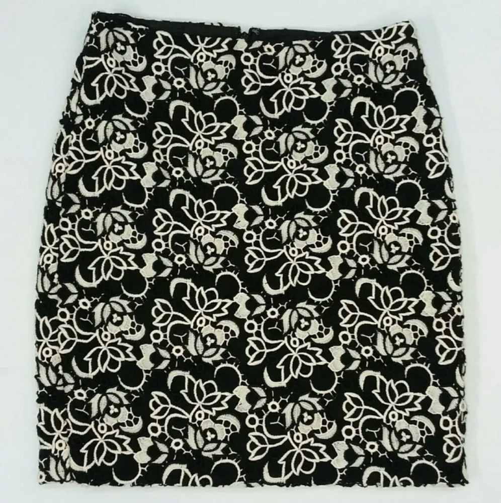 Sz 6 TALBOTS Floral Lace Black & Ivory Skirt